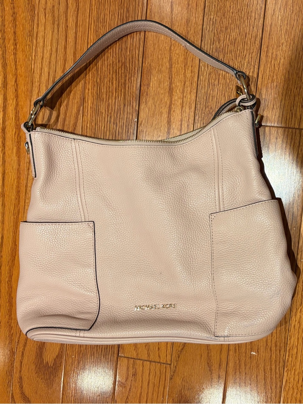 MICHAEL Michael Kors Bedford Pebbled Leather Hobo Bag in soft Pink